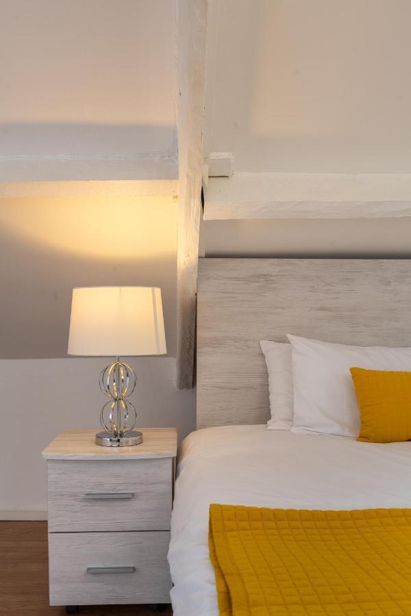 En-suite Apartment, Fully Equipped Kitchen Swansea