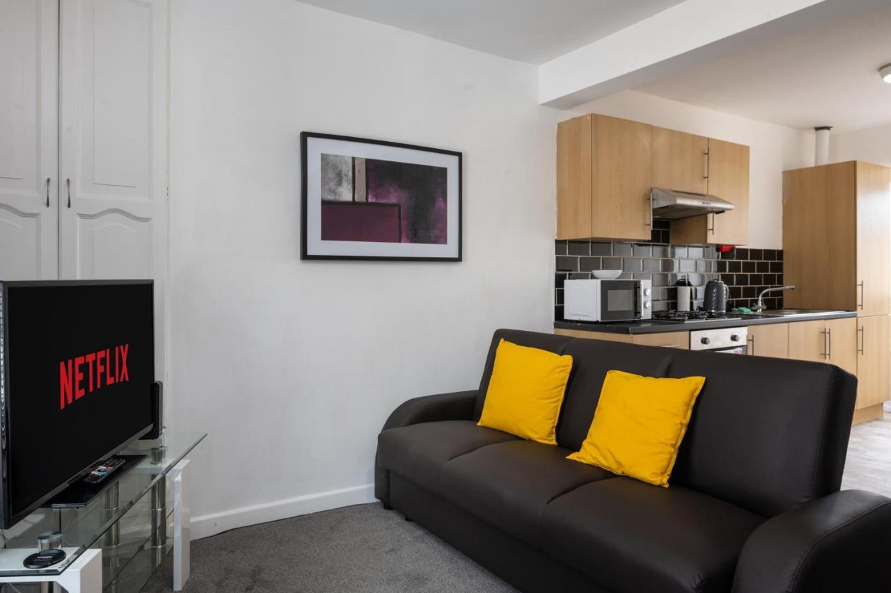 En-suite Apartment, Fully Equipped Kitchen *
