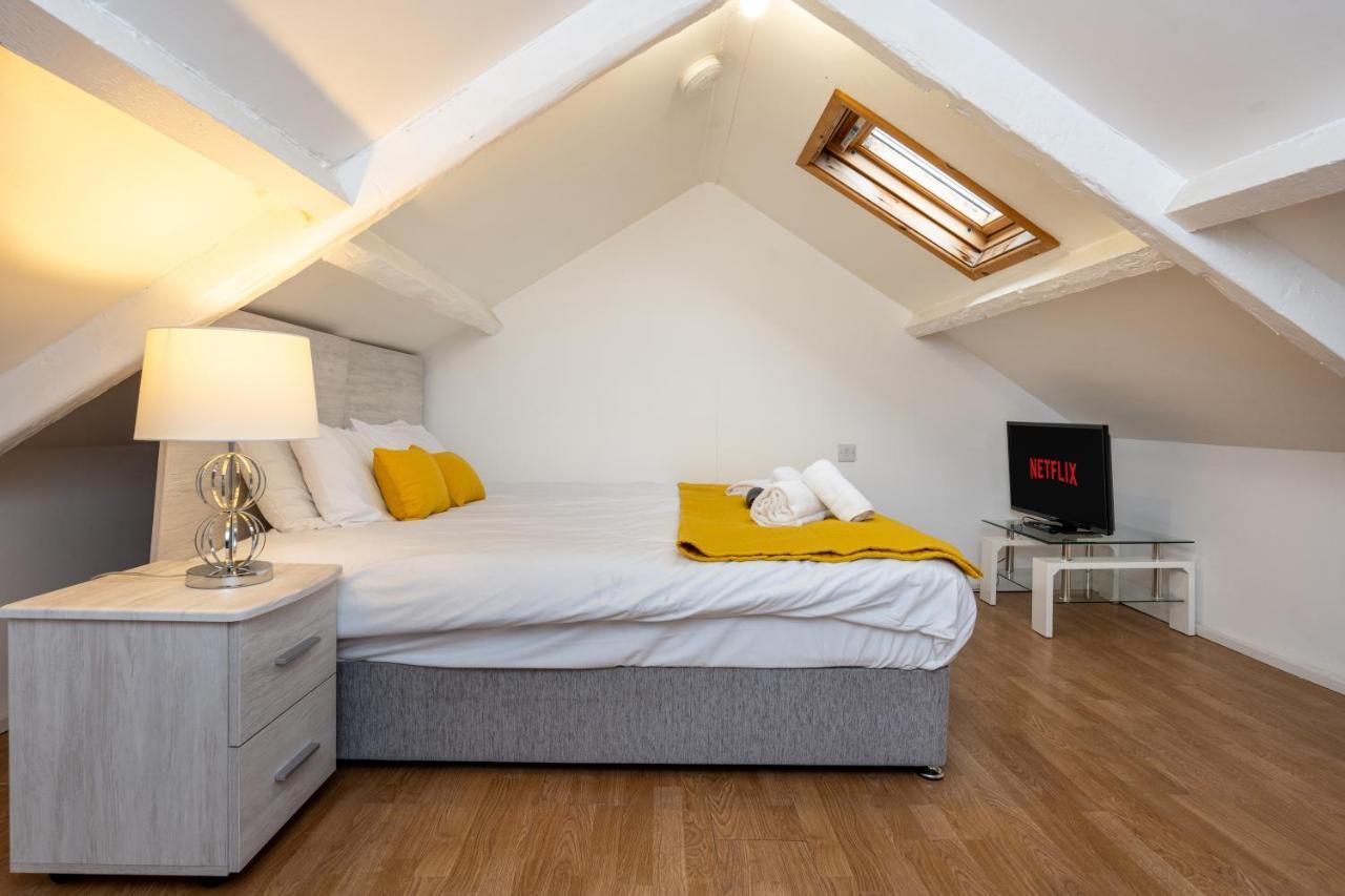 En-suite Apartment, Fully Equipped Kitchen * Swansea