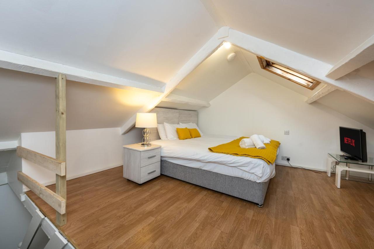 En-suite Apartment, Fully Equipped Kitchen Swansea