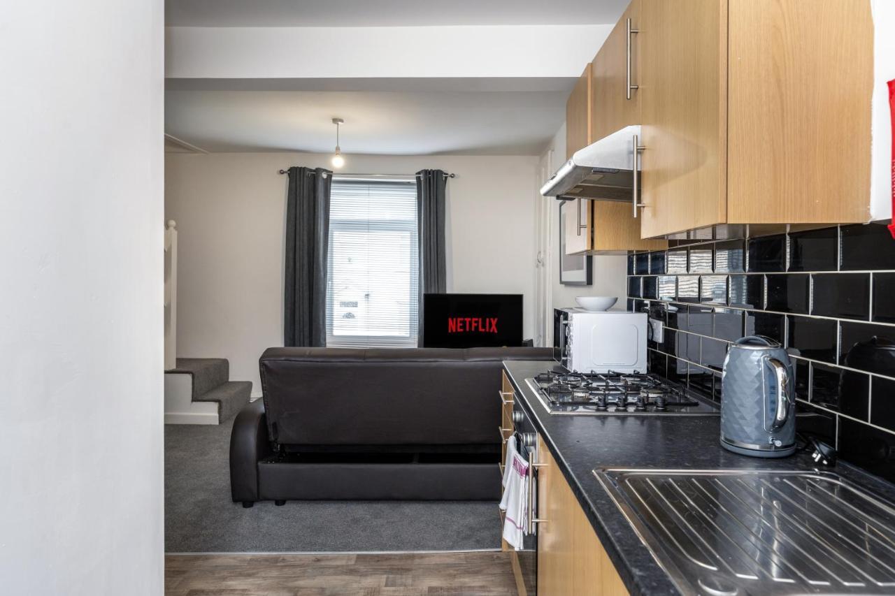 En-suite Apartment, Fully Equipped Kitchen