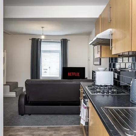 En-Suite Apartment, Fully Equipped Kitchen Swansea Exterior photo