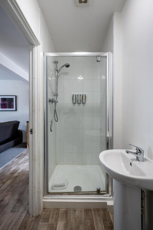 En-suite Apartment, Fully Equipped Kitchen